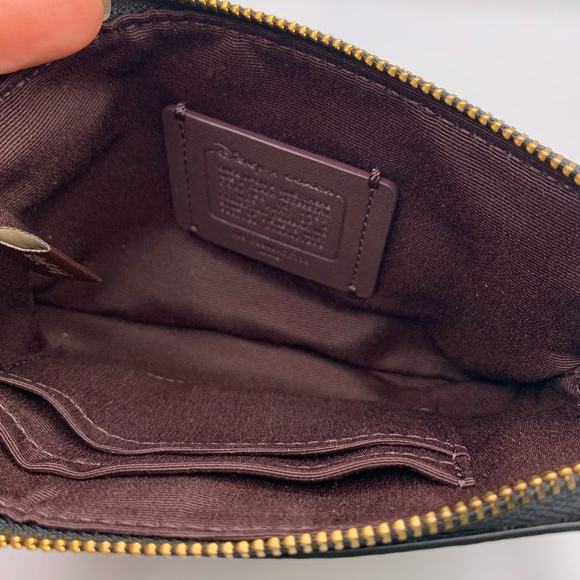 Disney X COACH Corner Zp Wristlet With Evil Queen Motif - Picture 6 of 8